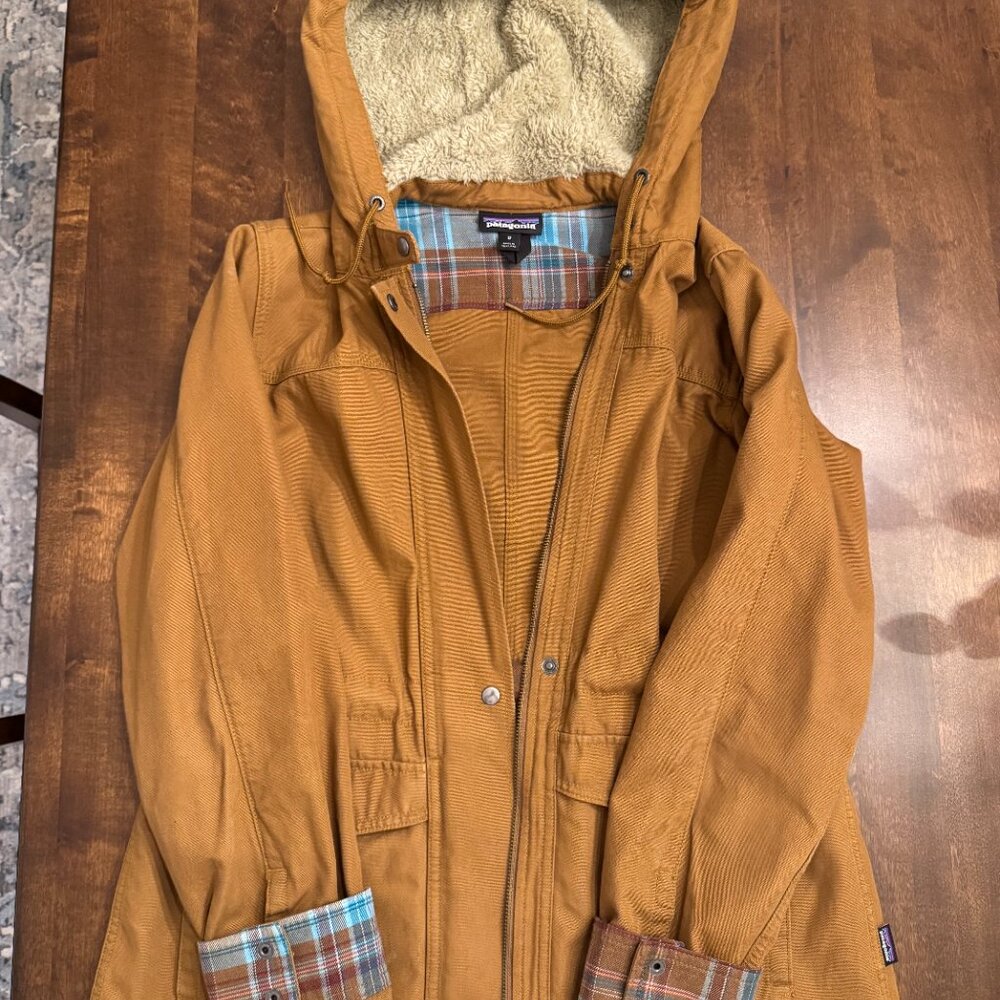 Patagonia Women’s Workwear Canvas Hooded Jacket – Size Medium